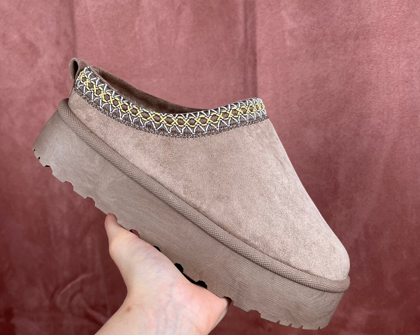 FURRY LOAFERS (BEIGE)